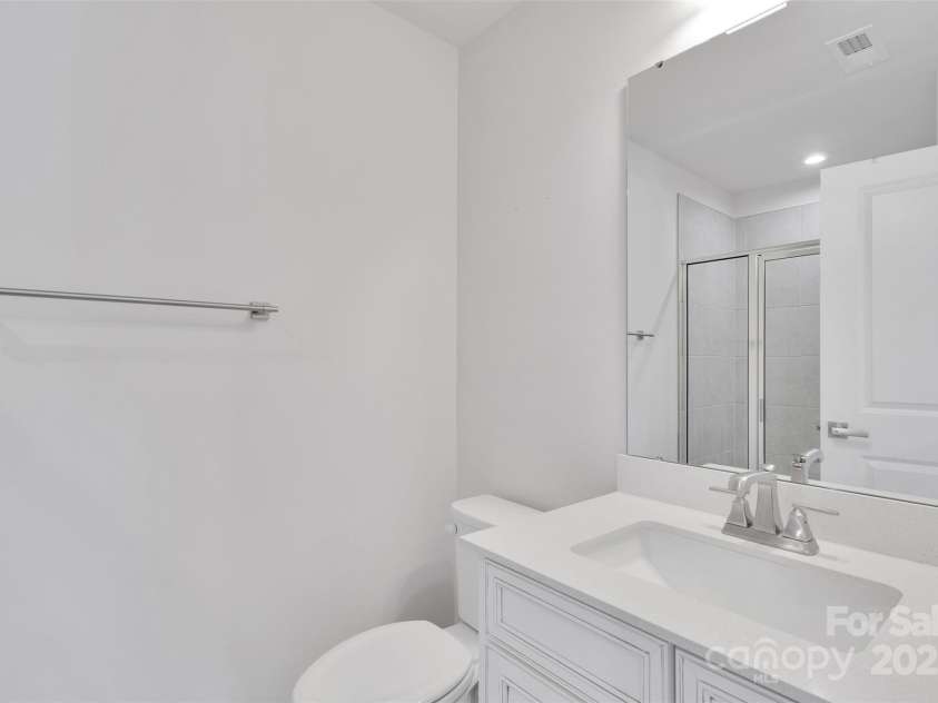 3725 Tryon Street, Charlotte, NC 28217.  MLS# CAR4277719, YatesRealty ID 33838. Full bath