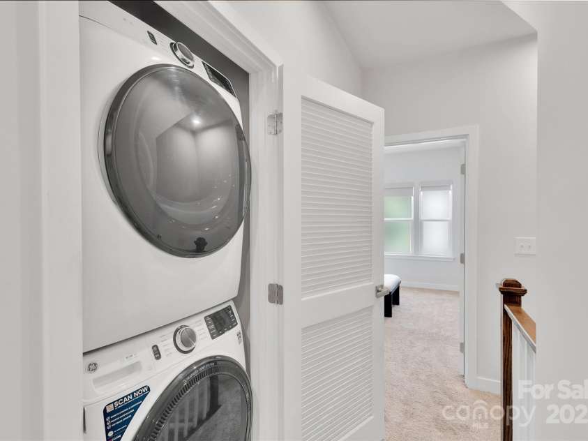 3725 Tryon Street, Charlotte, NC 28217.  MLS# CAR4277719, YatesRealty ID 33838. Laundry