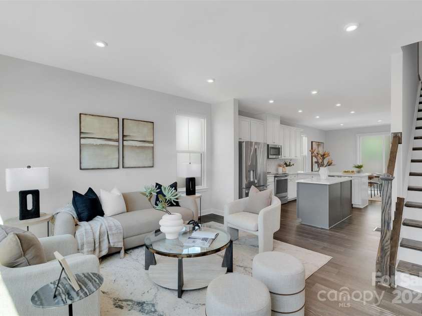 3725 Tryon Street, Charlotte, NC 28217.  MLS# CAR4277719, YatesRealty ID 33838. Living room