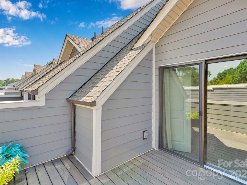 3725 Tryon Street, Charlotte, NC 28217.  MLS# CAR4277719, YatesRealty ID 33838. Rooftop terrace