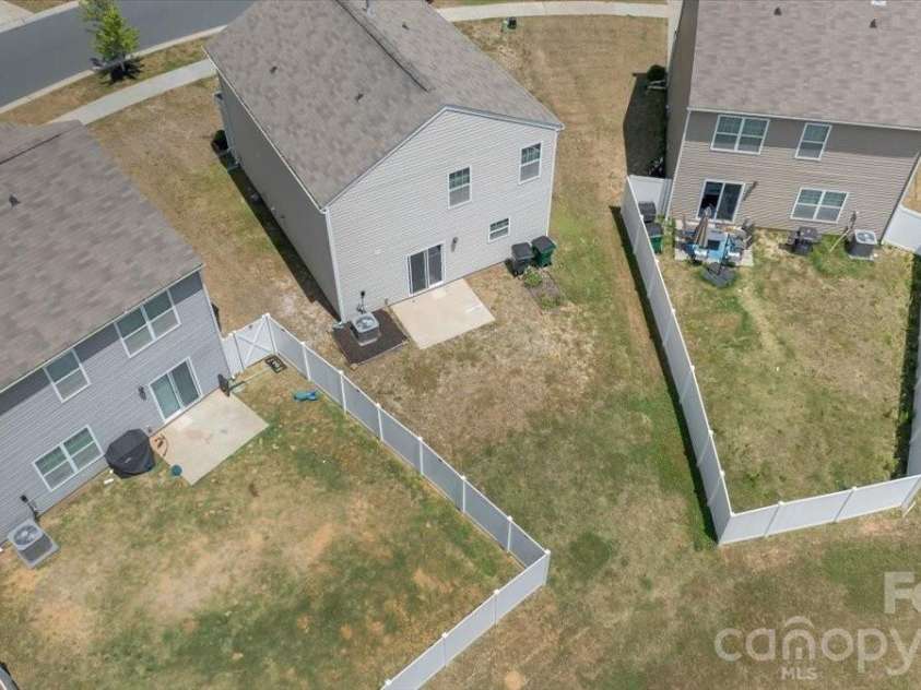 7112 Finnigan Road, Charlotte, NC 28215.  MLS# CAR4395305, YatesRealty ID 33839. 