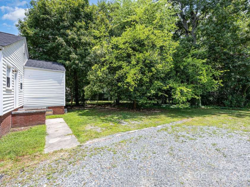 900 Salisbury Avenue, Spencer, NC 28159.  MLS# CAR4275404, YatesRealty ID 33839. 