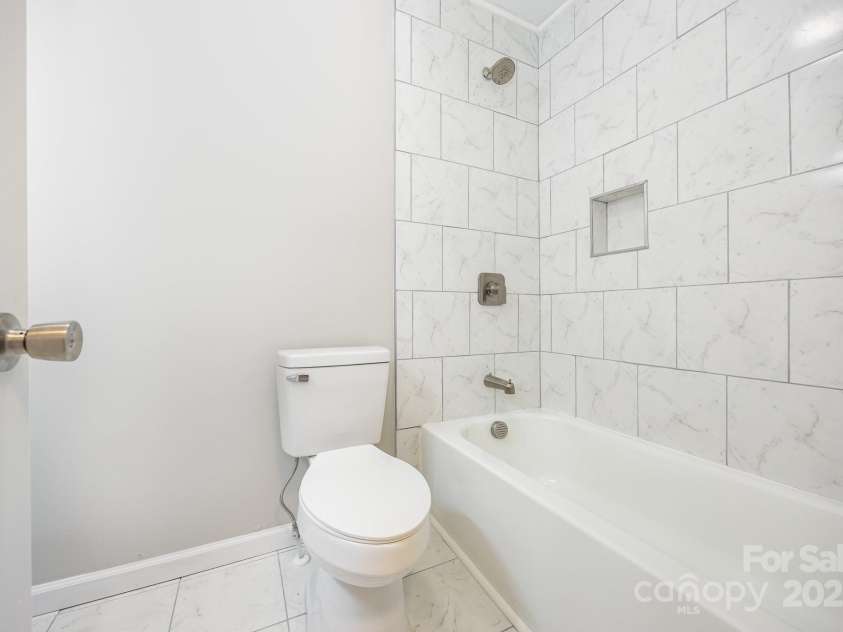 900 Salisbury Avenue, Spencer, NC 28159.  MLS# CAR4275404, YatesRealty ID 33839. Hall Bath