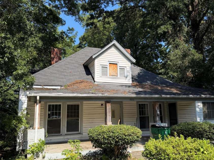 1823 Seigle Avenue, Charlotte, NC 28205.  MLS# CAR4421841, YatesRealty ID 33840. 