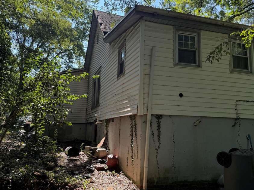 1823 Seigle Avenue, Charlotte, NC 28205.  MLS# CAR4421841, YatesRealty ID 33840. 