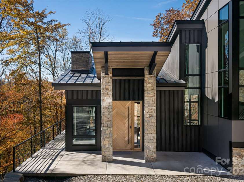 371 Oklahoma Road, Montreat, NC 28757.  MLS# CAR4319901, YatesRealty ID 33840. 