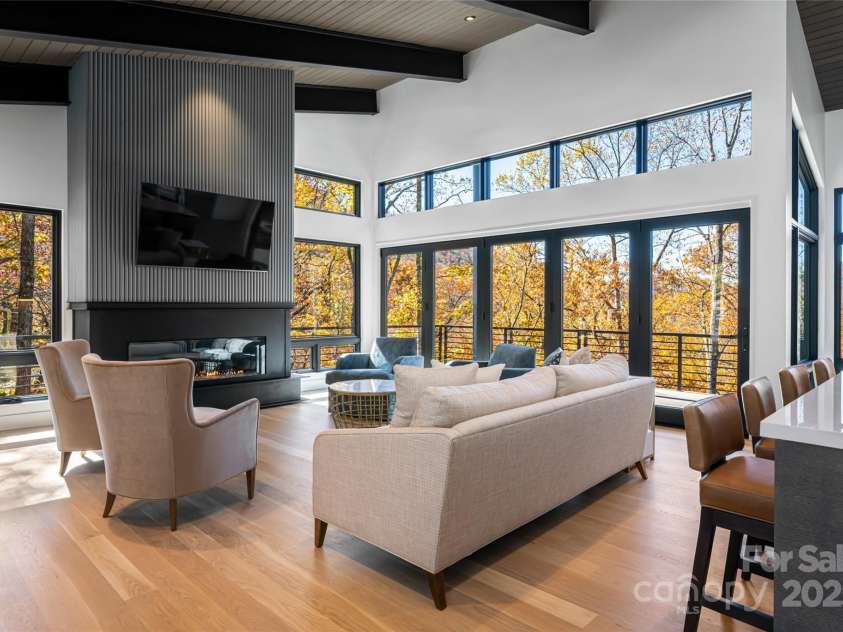 371 Oklahoma Road, Montreat, NC 28757.  MLS# CAR4319901, YatesRealty ID 33840. 