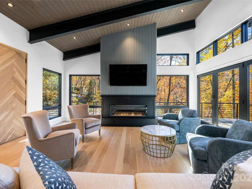 371 Oklahoma Road, Montreat, NC 28757.  MLS# CAR4319901, YatesRealty ID 33840. 