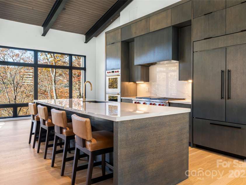 371 Oklahoma Road, Montreat, NC 28757.  MLS# CAR4319901, YatesRealty ID 33840. 