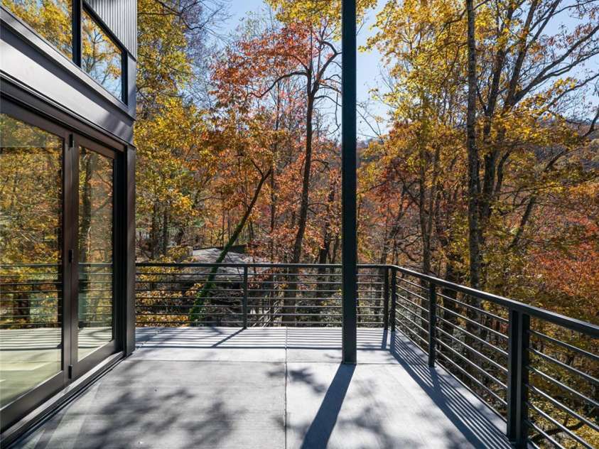 371 Oklahoma Road, Montreat, NC 28757.  MLS# CAR4319901, YatesRealty ID 33840. 