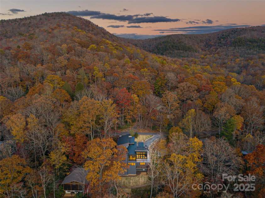 371 Oklahoma Road, Montreat, NC 28757.  MLS# CAR4319901, YatesRealty ID 33840. 