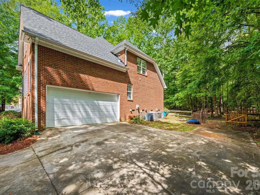 2035 Slippery Rock Cove, Clover, SC 29710.  MLS# CAR4392694, YatesRealty ID 33841. 