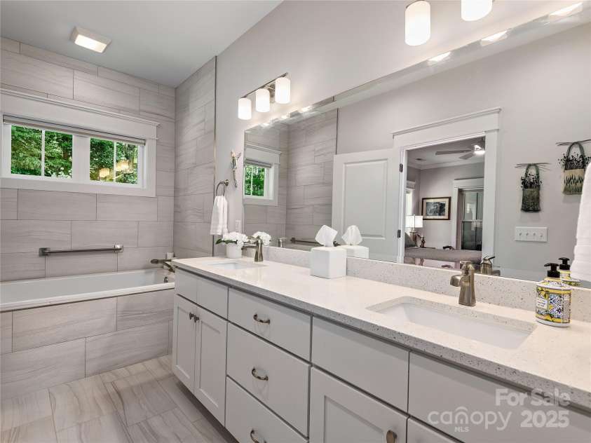 31 Cozy Cottage Way, Arden, NC 28704.  MLS# CAR4281542, YatesRealty ID 33841. 