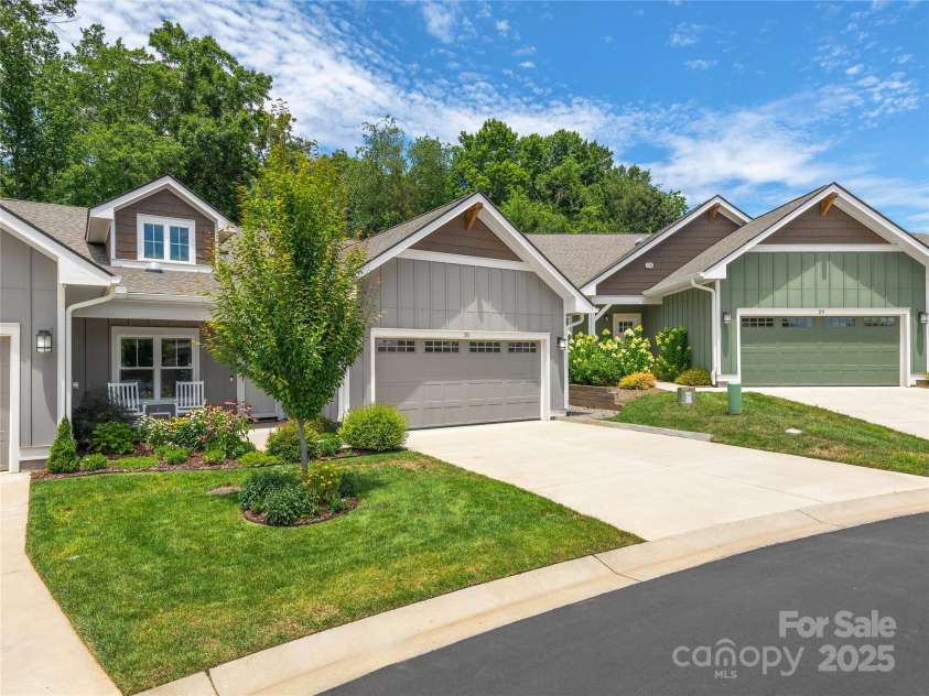 31 Cozy Cottage Way, Arden, NC 28704.  MLS# CAR4281542, YatesRealty ID 33841. 