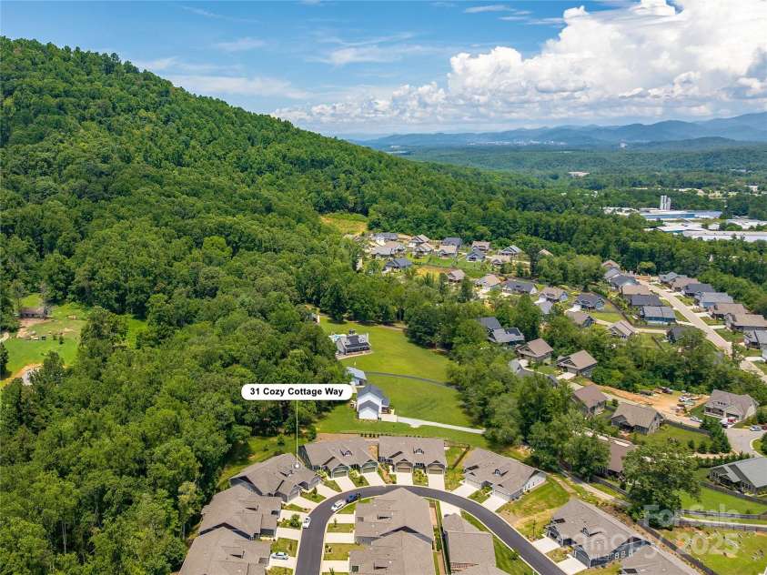 31 Cozy Cottage Way, Arden, NC 28704.  MLS# CAR4281542, YatesRealty ID 33841. 