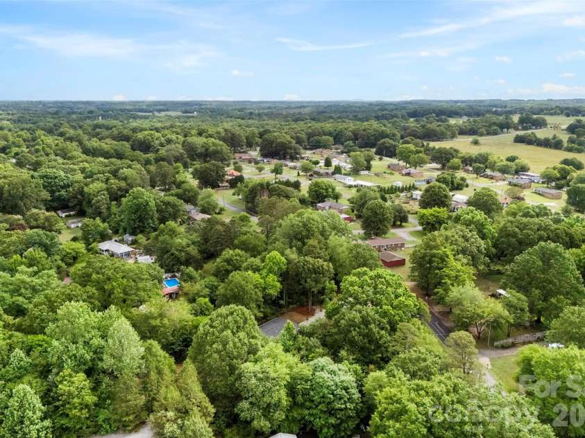 321 Bell Road, Kings Mountain, NC 28086.  MLS# CAR4386218, YatesRealty ID 33842. 