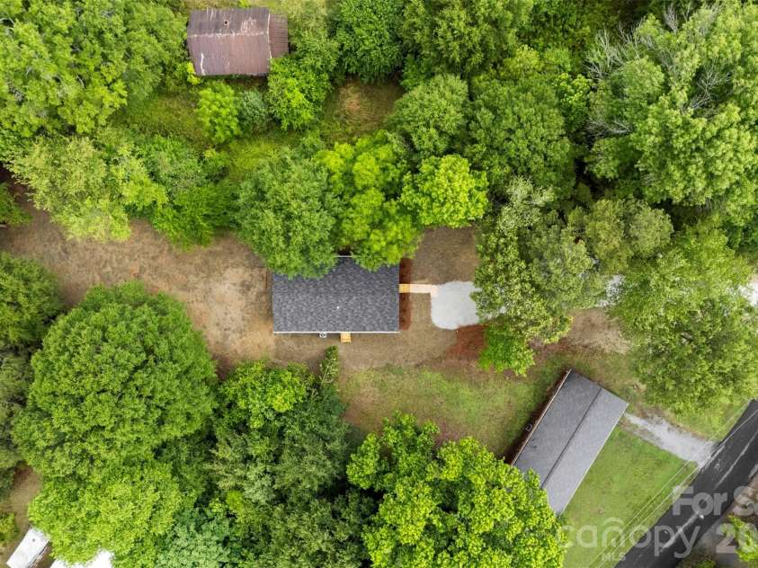 321 Bell Road, Kings Mountain, NC 28086.  MLS# CAR4386218, YatesRealty ID 33842. 