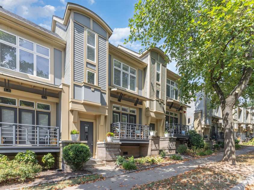 740 Garden District Drive, Charlotte, NC 28202.  MLS# CAR4283797, YatesRealty ID 33842. Beautiful townhome style condo in the heart of first ward!