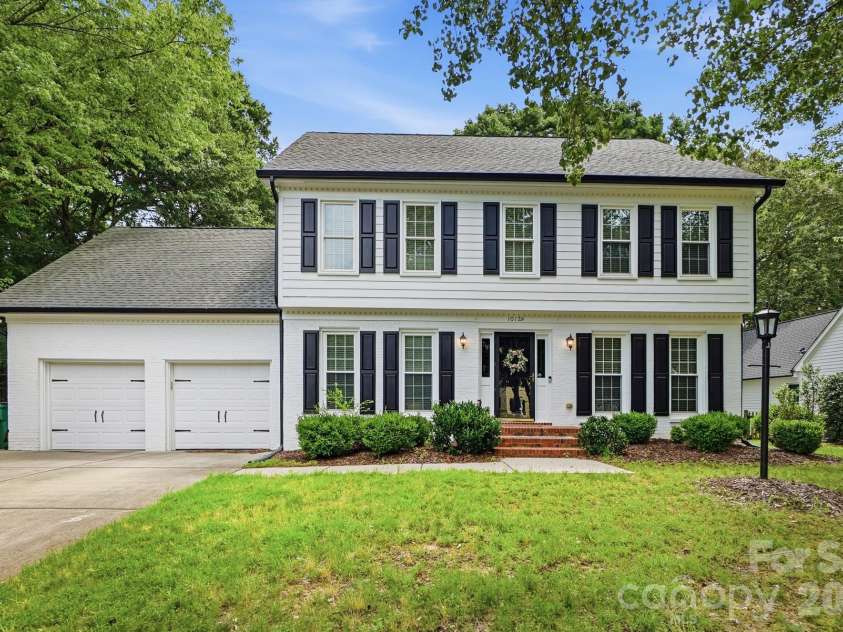 10129 Hanover Glen Road, Charlotte, NC 28210.  MLS# CAR4391204, YatesRealty ID 33843. 