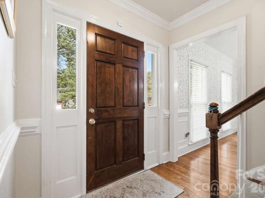 10129 Hanover Glen Road, Charlotte, NC 28210.  MLS# CAR4391204, YatesRealty ID 33843. 