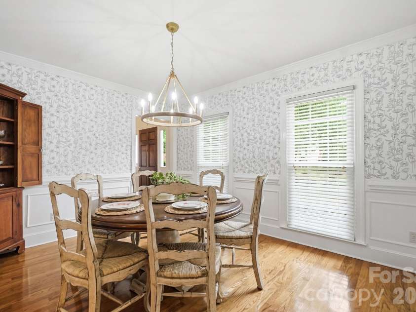 10129 Hanover Glen Road, Charlotte, NC 28210.  MLS# CAR4391204, YatesRealty ID 33843. 
