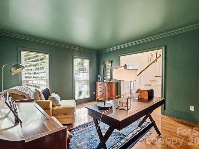 10129 Hanover Glen Road, Charlotte, NC 28210.  MLS# CAR4391204, YatesRealty ID 33843. 