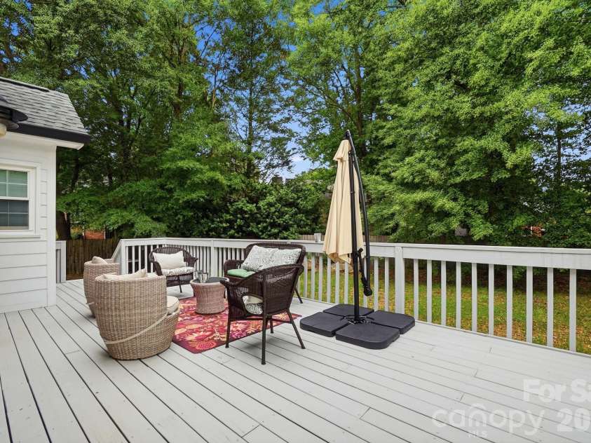 10129 Hanover Glen Road, Charlotte, NC 28210.  MLS# CAR4391204, YatesRealty ID 33843. 