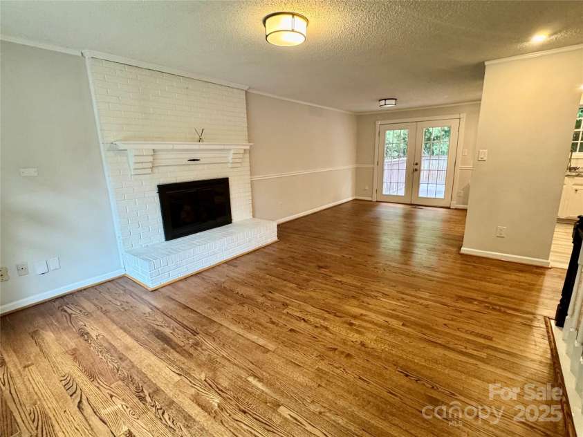 707 Regency Drive, Charlotte, NC 28211.  MLS# CAR4287652, YatesRealty ID 33845. 