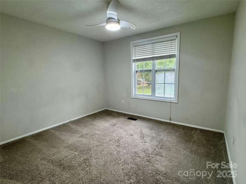 707 Regency Drive, Charlotte, NC 28211.  MLS# CAR4287652, YatesRealty ID 33845. 