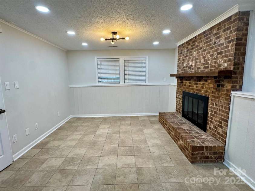 707 Regency Drive, Charlotte, NC 28211.  MLS# CAR4287652, YatesRealty ID 33845. 