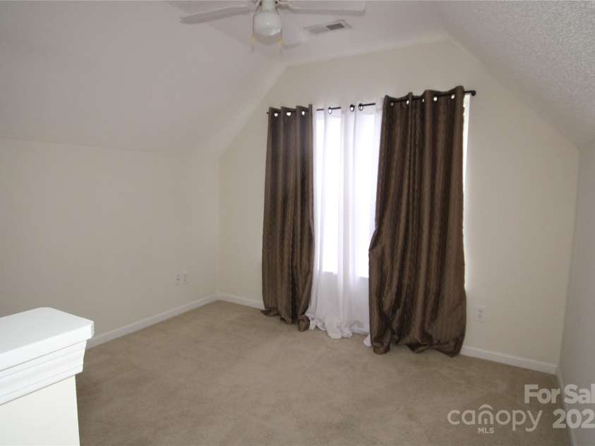 7853 Sullivans Trace Drive, Charlotte, NC 28217.  MLS# CAR4287615, YatesRealty ID 33846. Bonus Room