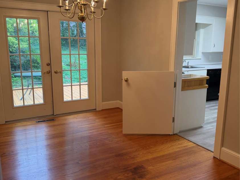 901 Ridgecrest Drive, Lenoir, NC 28645.  MLS# CAR4393787, YatesRealty ID 33846. 