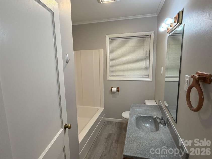 901 Ridgecrest Drive, Lenoir, NC 28645.  MLS# CAR4393787, YatesRealty ID 33846. 