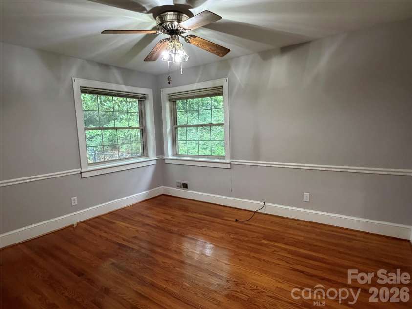 901 Ridgecrest Drive, Lenoir, NC 28645.  MLS# CAR4393787, YatesRealty ID 33846. 