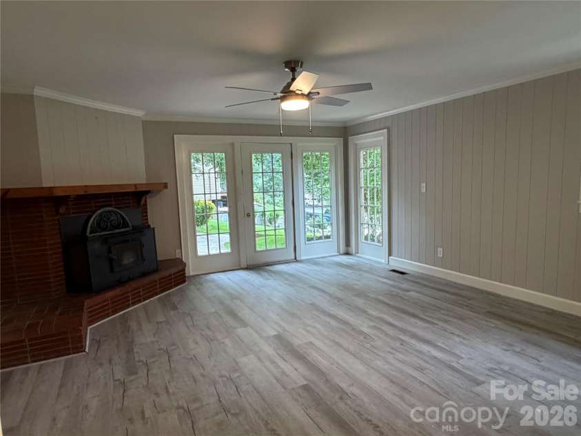 901 Ridgecrest Drive, Lenoir, NC 28645.  MLS# CAR4393787, YatesRealty ID 33846. 