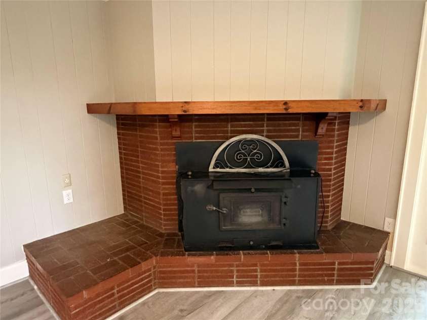 901 Ridgecrest Drive, Lenoir, NC 28645.  MLS# CAR4393787, YatesRealty ID 33846. 