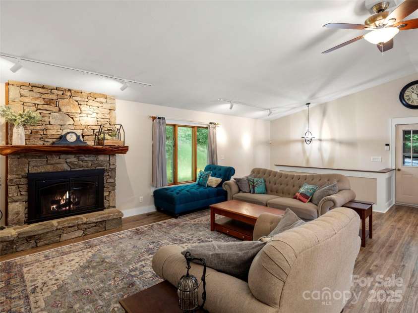 303 Brightwater Heights Drive, Hendersonville, NC 28791.  MLS# CAR4288551, YatesRealty ID 33847. 