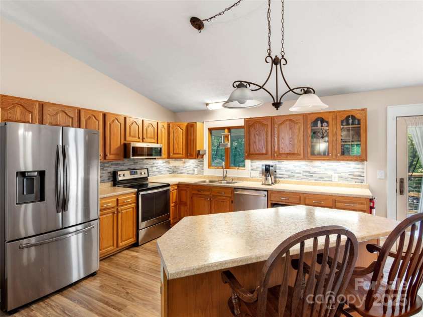 303 Brightwater Heights Drive, Hendersonville, NC 28791.  MLS# CAR4288551, YatesRealty ID 33847. 