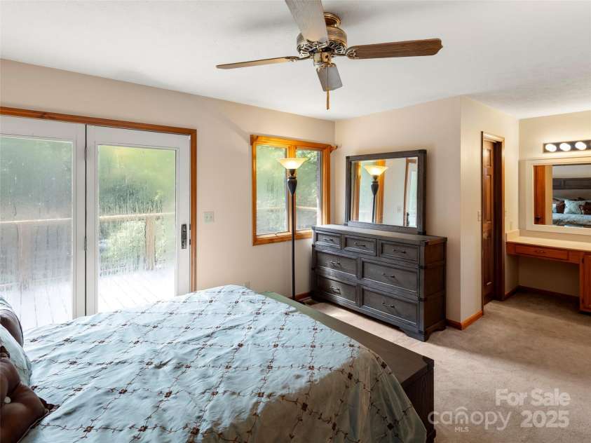 303 Brightwater Heights Drive, Hendersonville, NC 28791.  MLS# CAR4288551, YatesRealty ID 33847. 