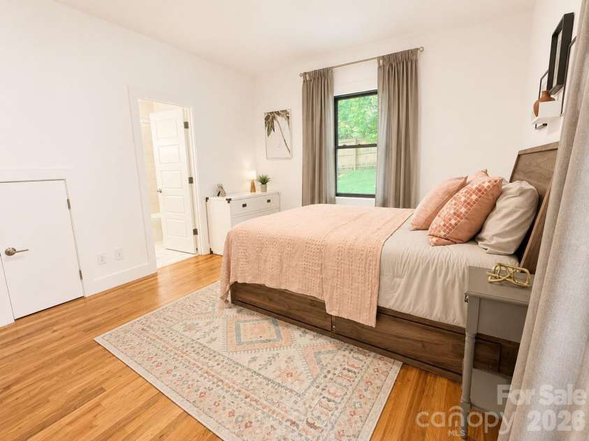 195 Wellington Street, Asheville, NC 28806.  MLS# CAR4392044, YatesRealty ID 33848. 