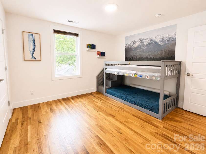 195 Wellington Street, Asheville, NC 28806.  MLS# CAR4392044, YatesRealty ID 33848. 