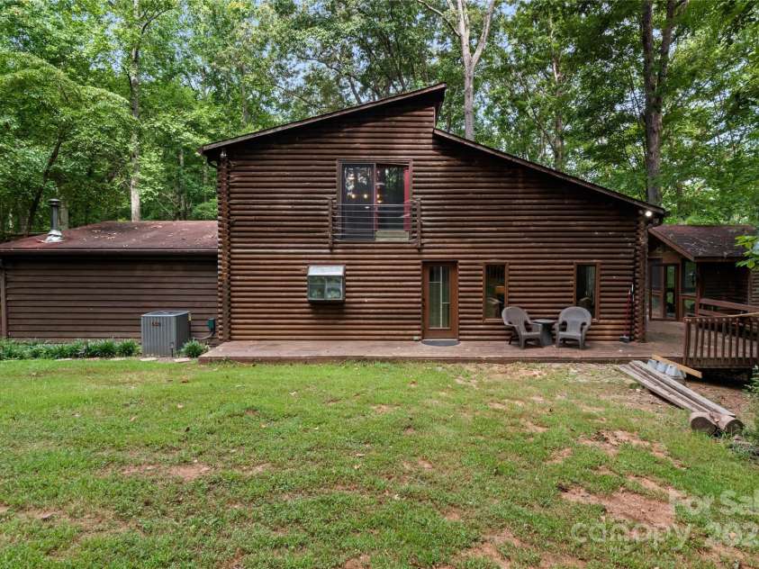 1000 Stone Creek Drive, Yadkinville, NC 27055.  MLS# CAR4288941, YatesRealty ID 33849. 