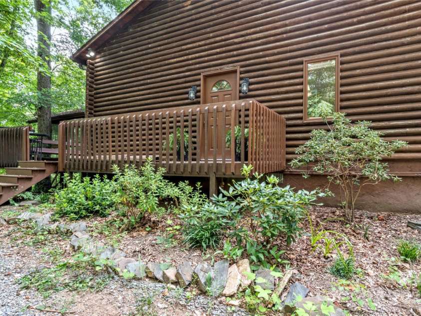 1000 Stone Creek Drive, Yadkinville, NC 27055.  MLS# CAR4288941, YatesRealty ID 33849. 