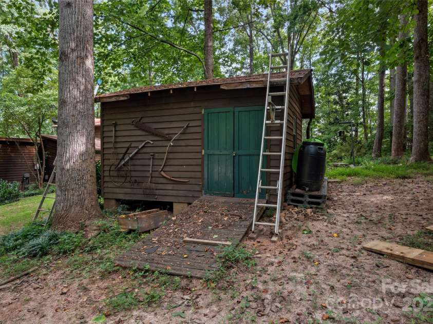 1000 Stone Creek Drive, Yadkinville, NC 27055.  MLS# CAR4288941, YatesRealty ID 33849. 