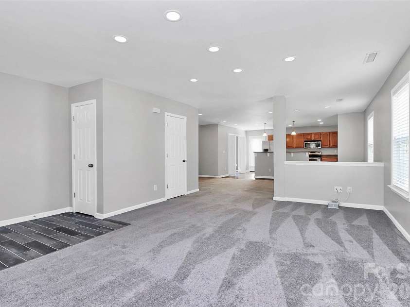 15705 Lakepoint Forest Drive, Charlotte, NC 28278.  MLS# CAR4308712, YatesRealty ID 3385. 