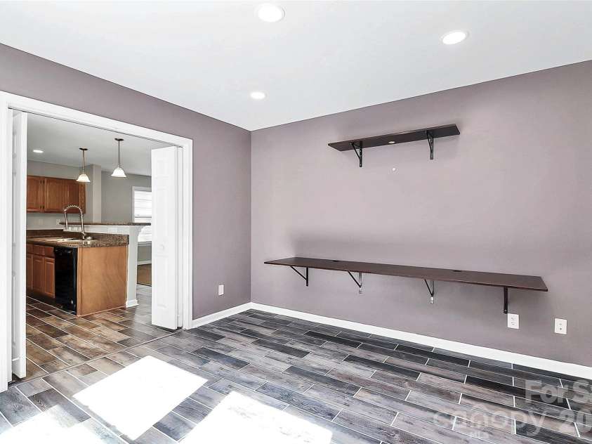 15705 Lakepoint Forest Drive, Charlotte, NC 28278.  MLS# CAR4308712, YatesRealty ID 3385. 