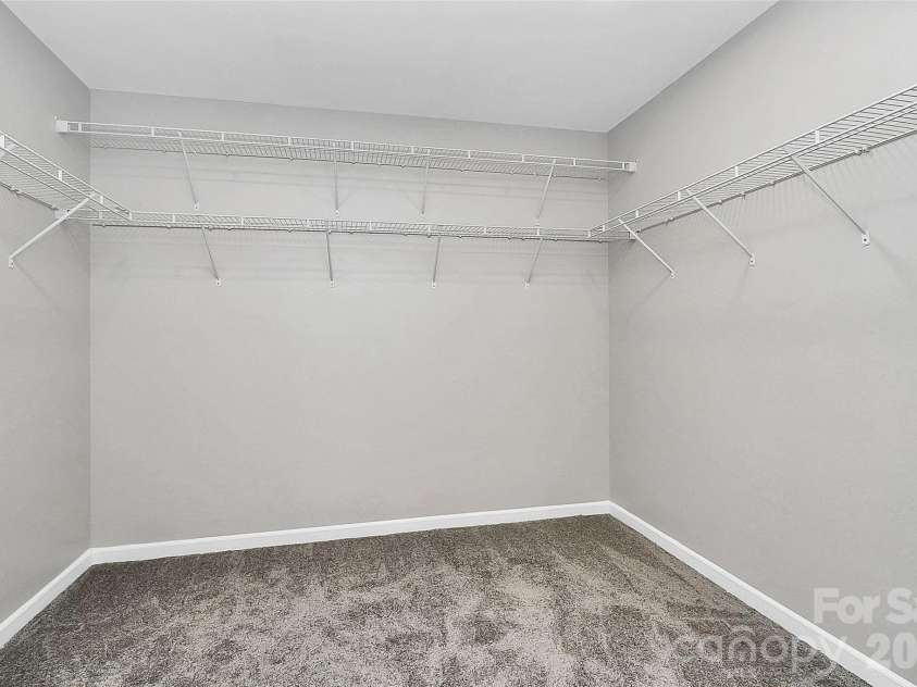 15705 Lakepoint Forest Drive, Charlotte, NC 28278.  MLS# CAR4308712, YatesRealty ID 3385. 