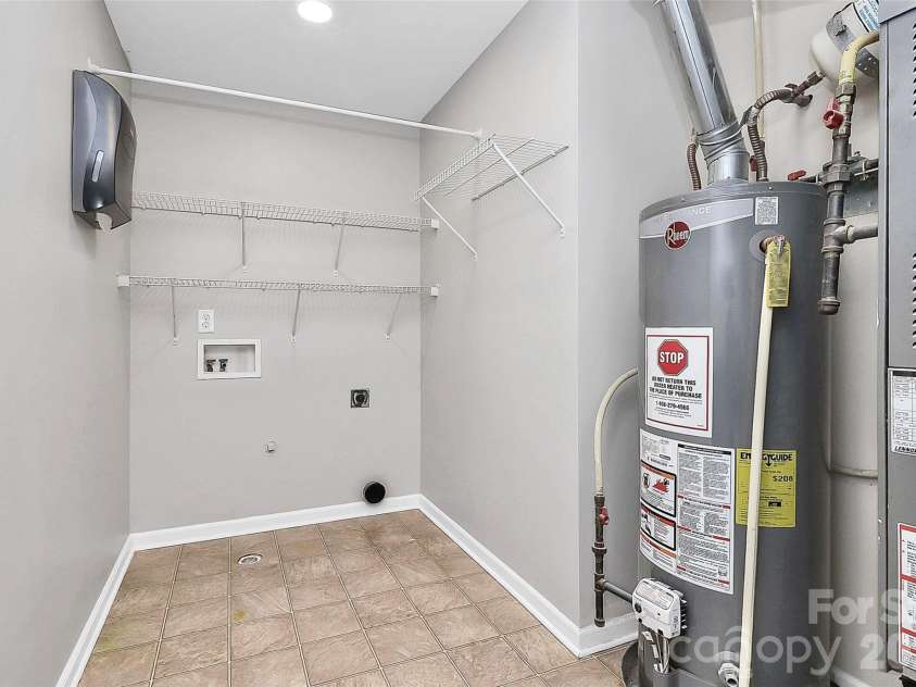 15705 Lakepoint Forest Drive, Charlotte, NC 28278.  MLS# CAR4308712, YatesRealty ID 3385. 