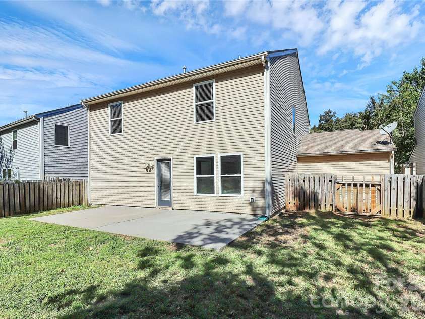 15705 Lakepoint Forest Drive, Charlotte, NC 28278.  MLS# CAR4308712, YatesRealty ID 3385. 