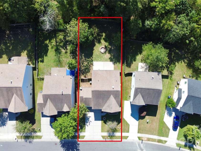 15705 Lakepoint Forest Drive, Charlotte, NC 28278.  MLS# CAR4308712, YatesRealty ID 3385. 